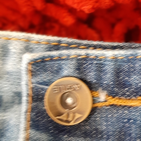 Mens Blue jean and bleached jean jackets - Picture 3 of 6